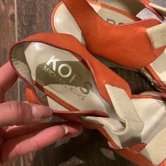 Michael kors wedge - Picture 2 of 3